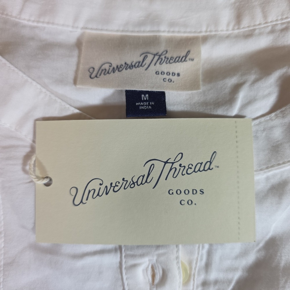 Universal Thread Women's Cream Pintuck Button Front Blouse Size Medium NWT - Picture 3 of 5